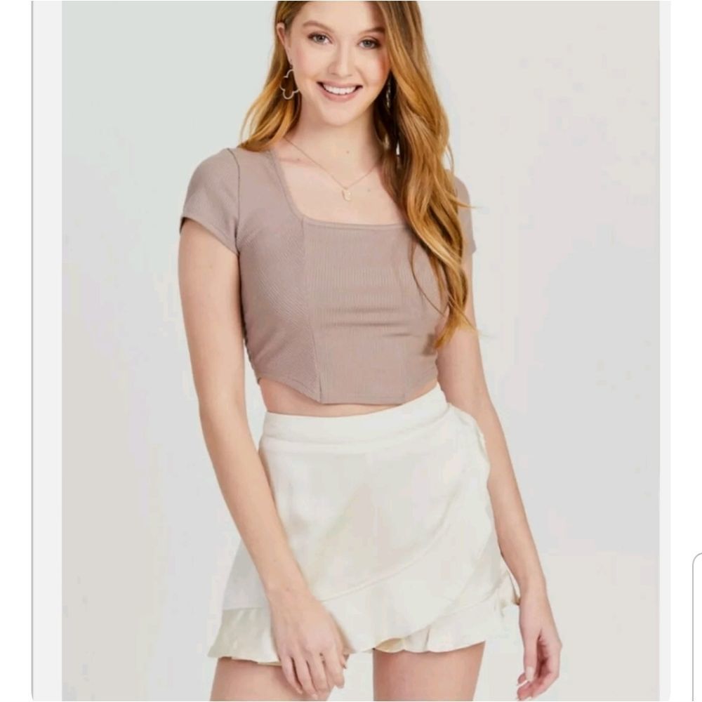 Altar'd State Quinn Faux WrapPlaid Ruffled Skort Tan/Beige. Sz. M